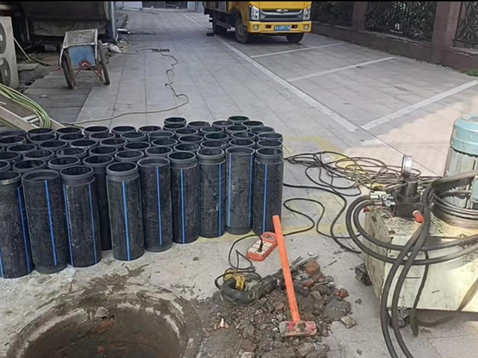 成武PE置换管厂家 DN315置换管 非开挖管短管置换